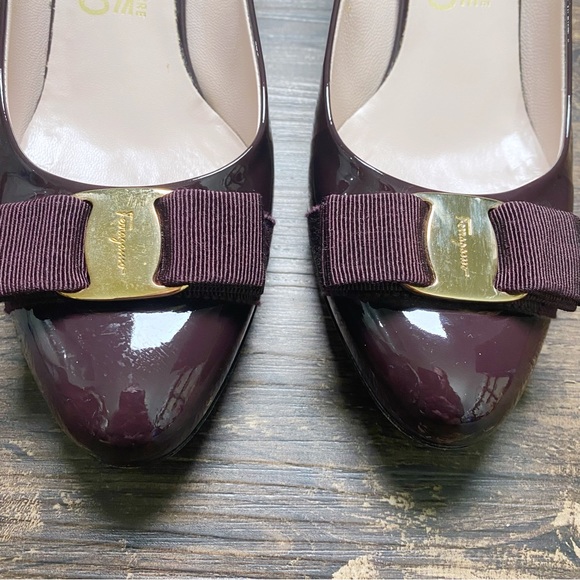 Salvatore Ferragamo Carla Pumps Kitten Heel in Burgundy/Wine Color - Picture 2 of 11